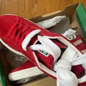 Puma sneakers with free sport cut liners